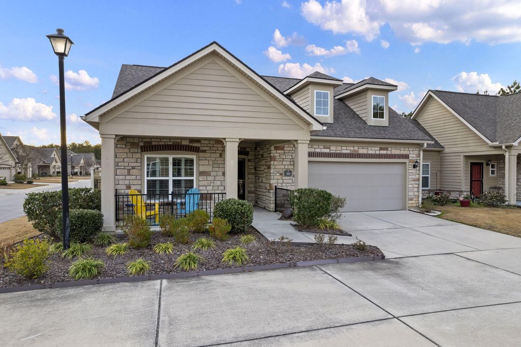 Photo of 301 Blakely Village Lane, Summerville, SC 29486 (MLS # 26000044)