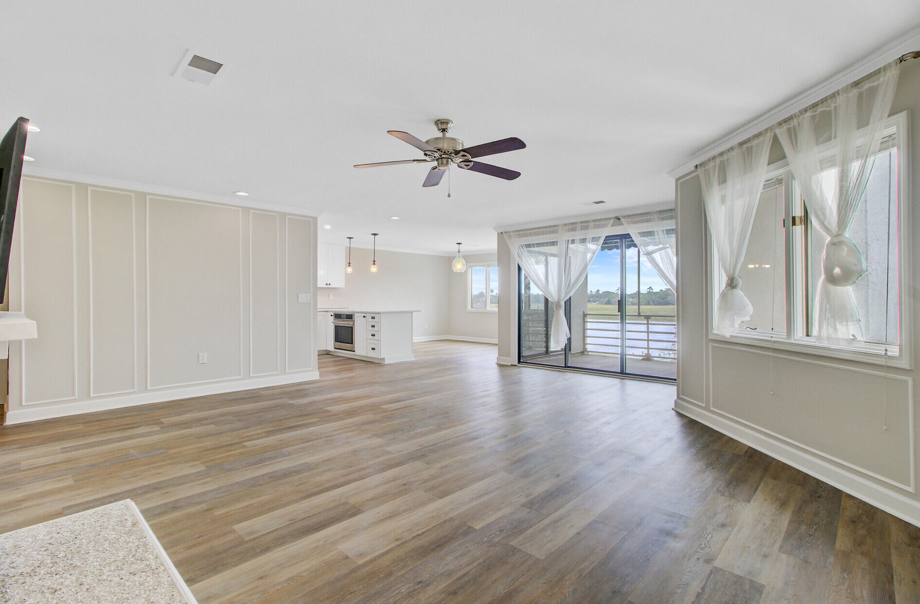 150 Wappoo Creek Drive 11