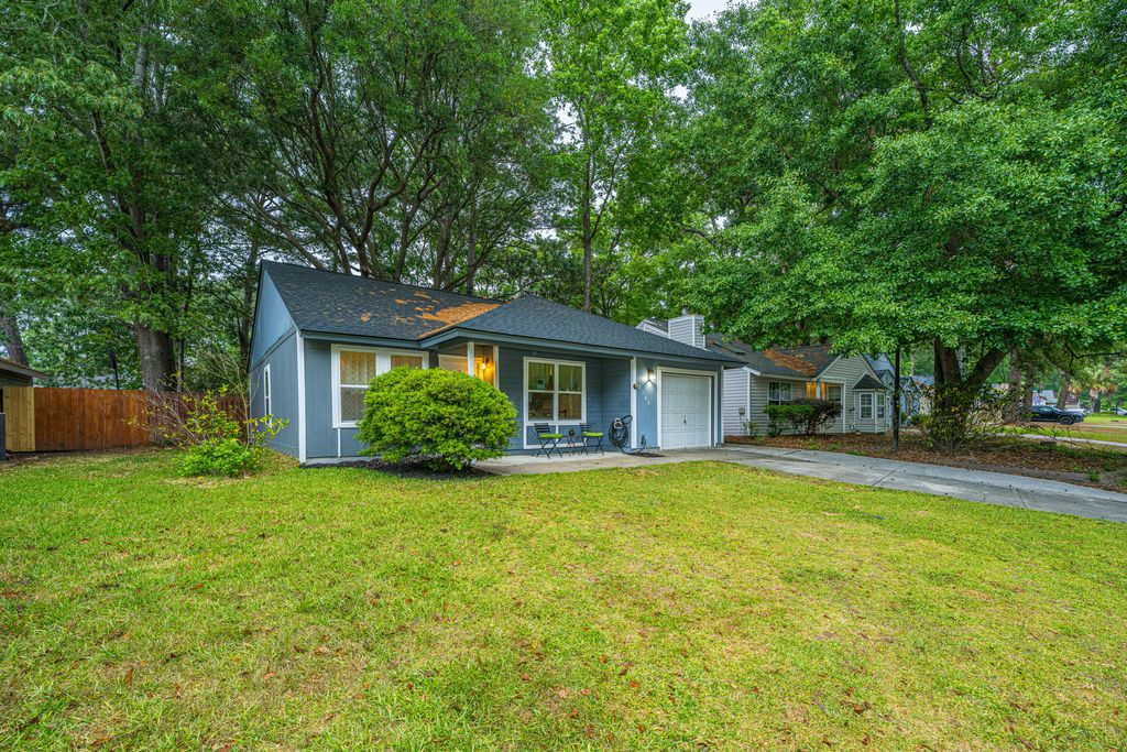 Photo of 1246 Maryland Drive, Ladson, SC 29456 (MLS # 26012319)