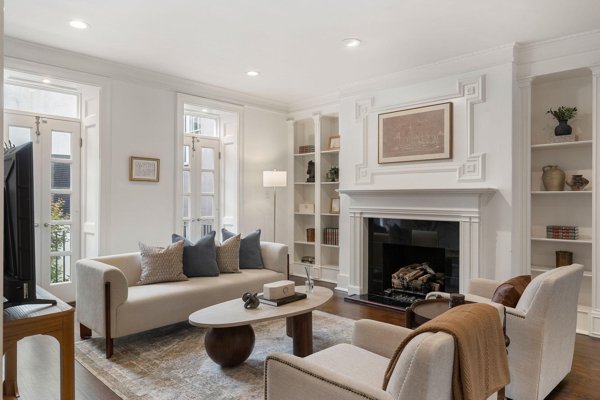 8 1/2 Elliott St.