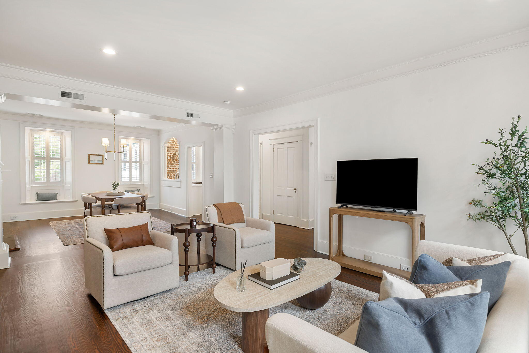 8 1/2 Elliott St.