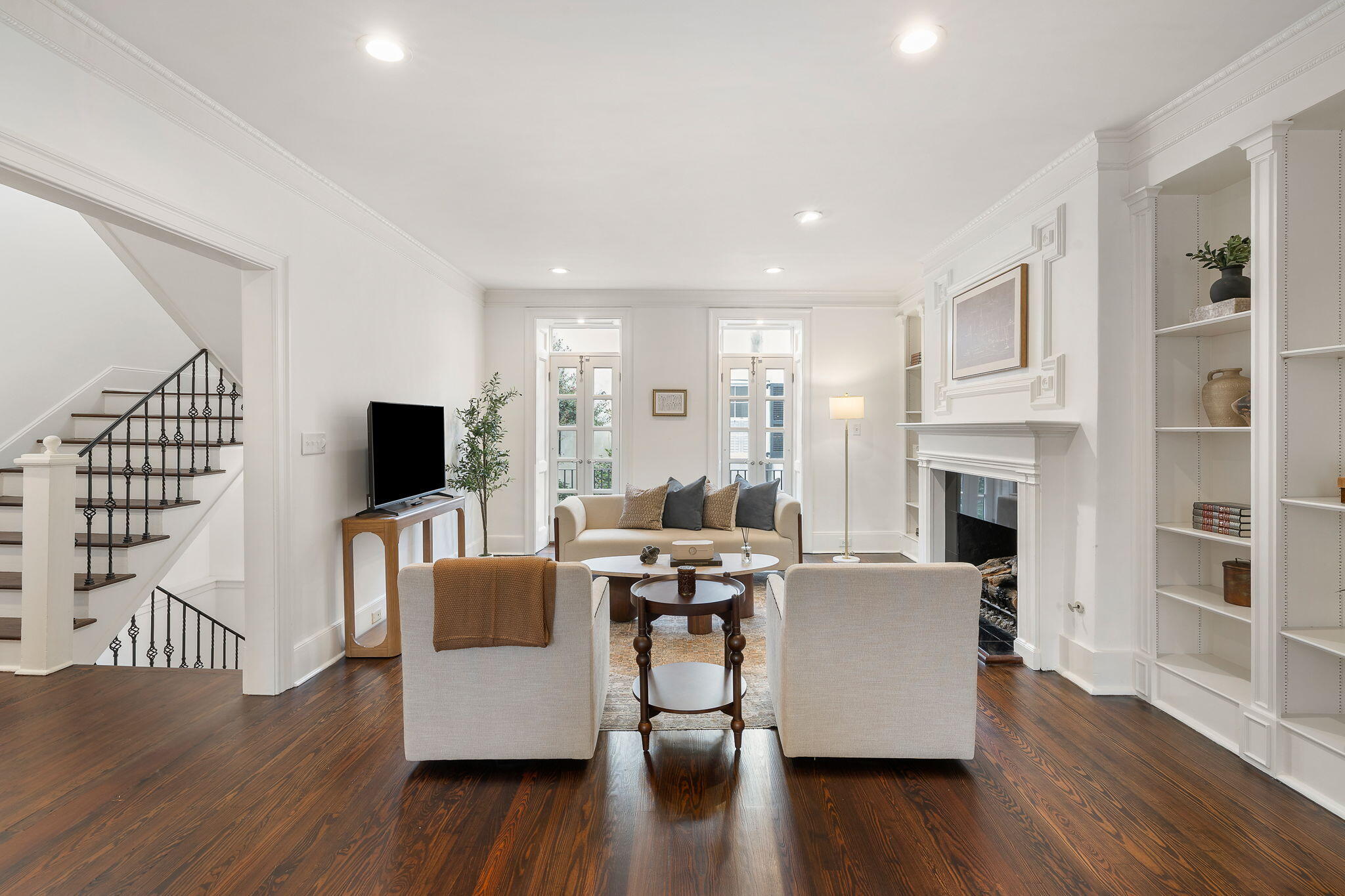8 1/2 Elliott St.