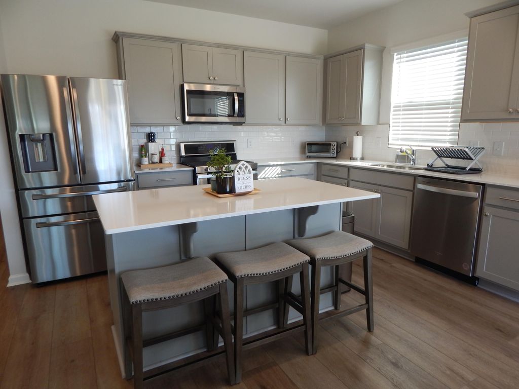 Photo of 295 Shadybrook Dr. Drive, Summerville, SC 29486 (MLS # 26015120)