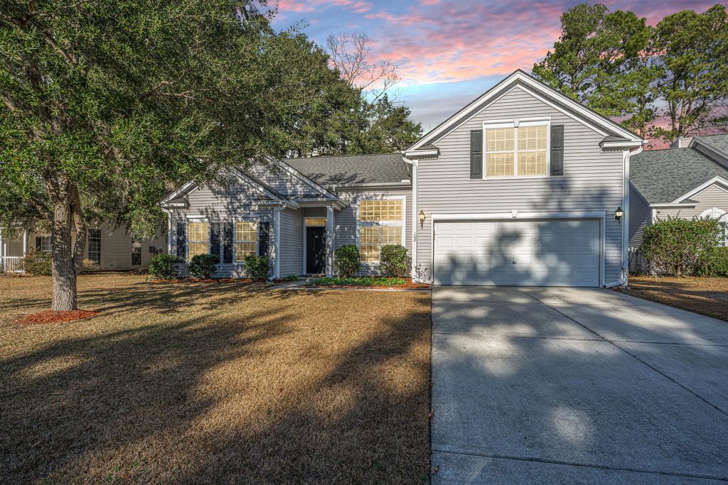 Photo of 102 Corral Circle, Summerville, SC 29485 (MLS # 26000628)