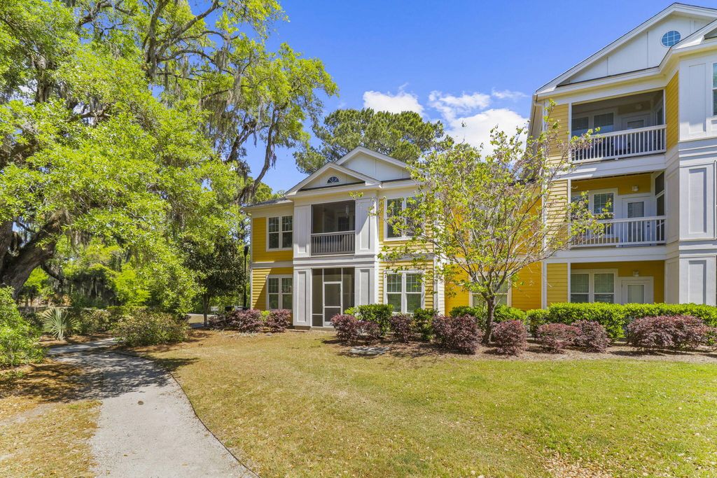 Photo of 1925 Chatelain Way, Mount Pleasant, SC 29464 (MLS # 26010493)