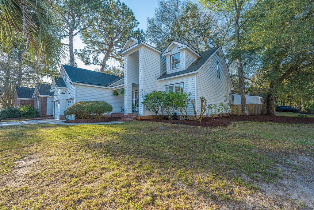 Photo of 3103 Linksland Road, Mount Pleasant, SC 29466 (MLS # 26008301)