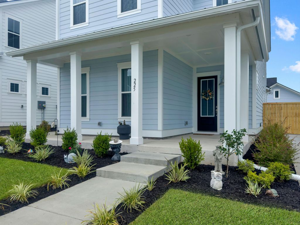 Photo of 225 Witherspoon Street, Summerville, SC 29486 (MLS # 25018652)