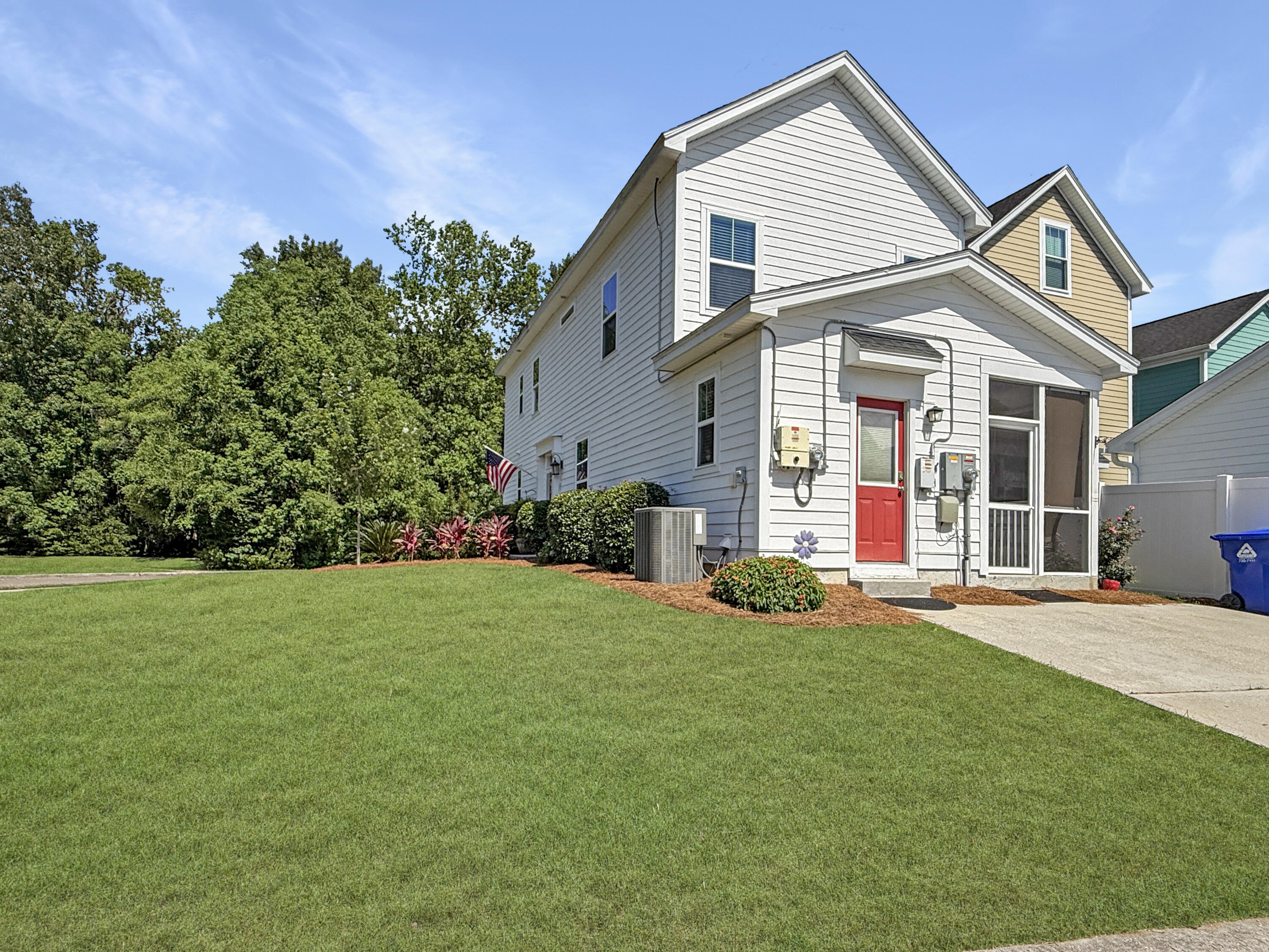 866 Rue Drive
