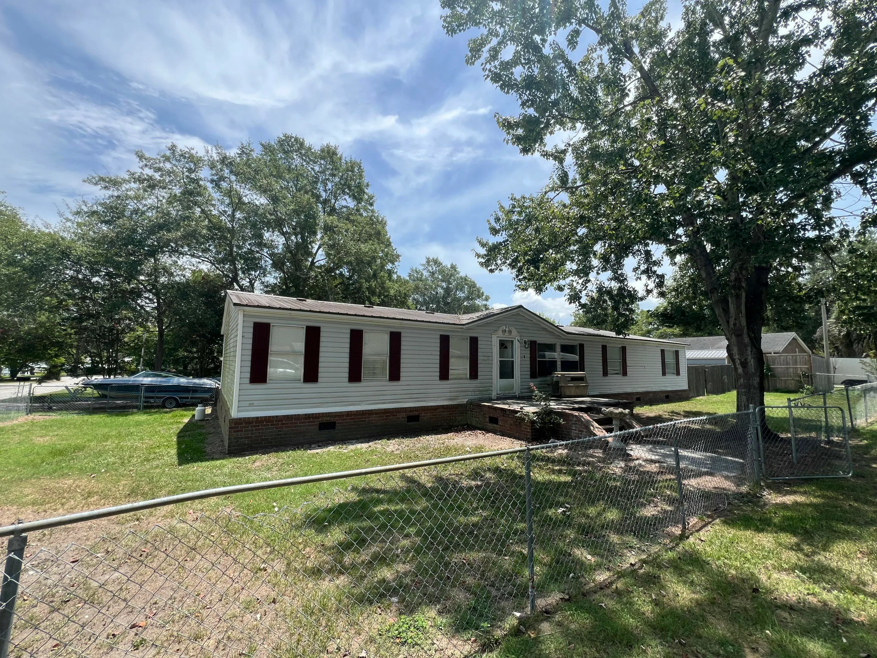 401 Dubois Street
