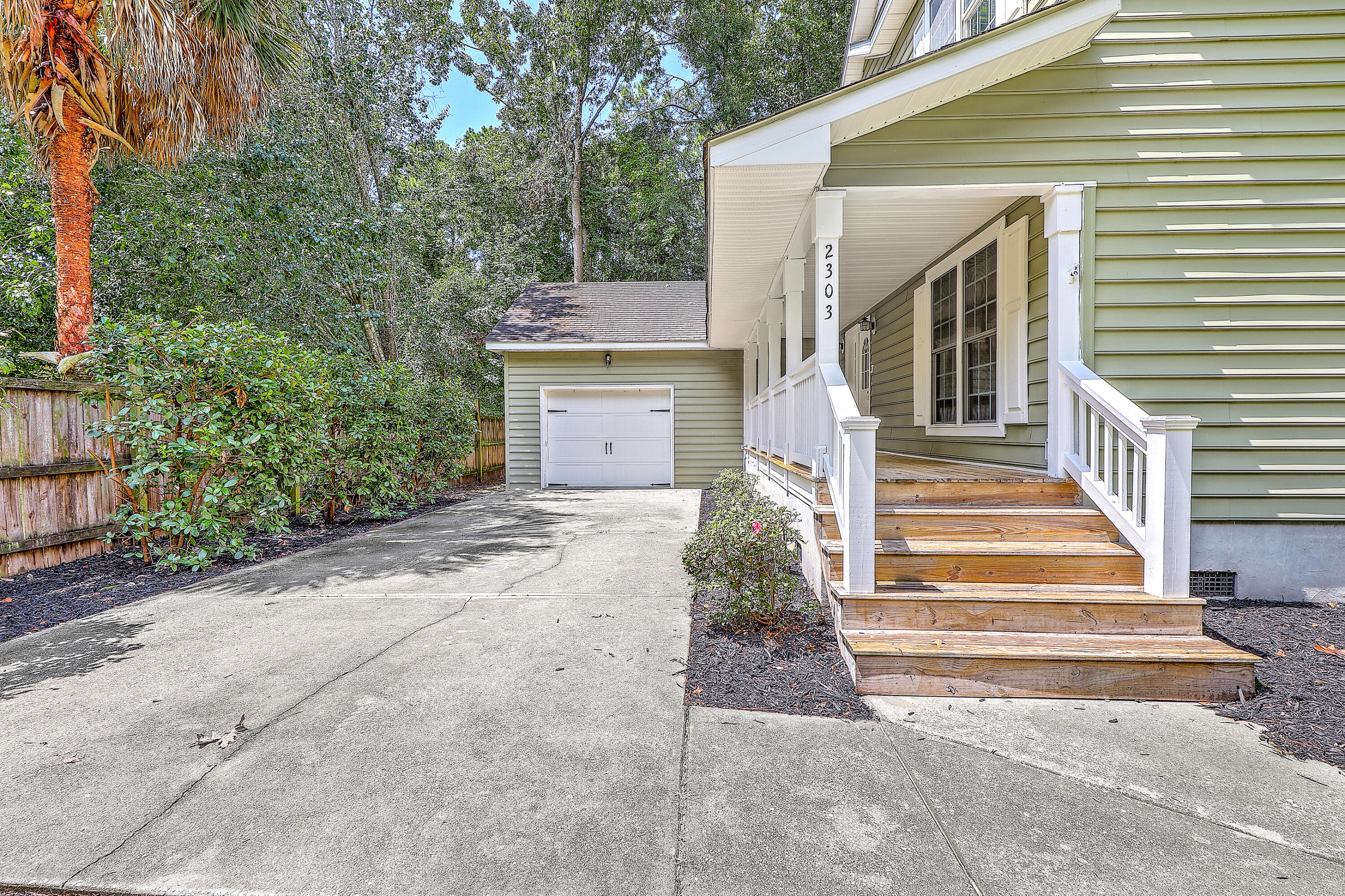 2303 N Lander Lane