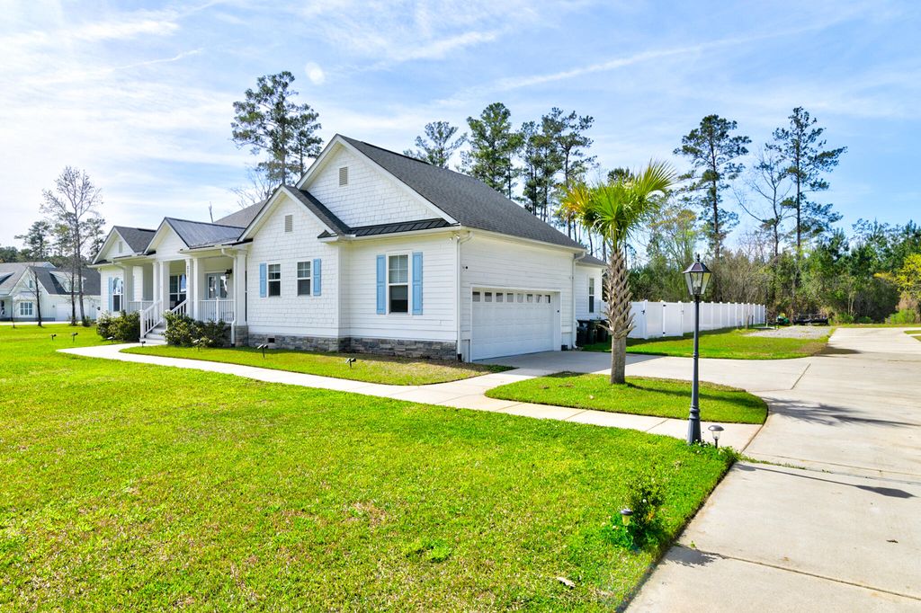 Photo of 251 Stone Gate Lane, Summerville, SC 29486 (MLS # 26007284)