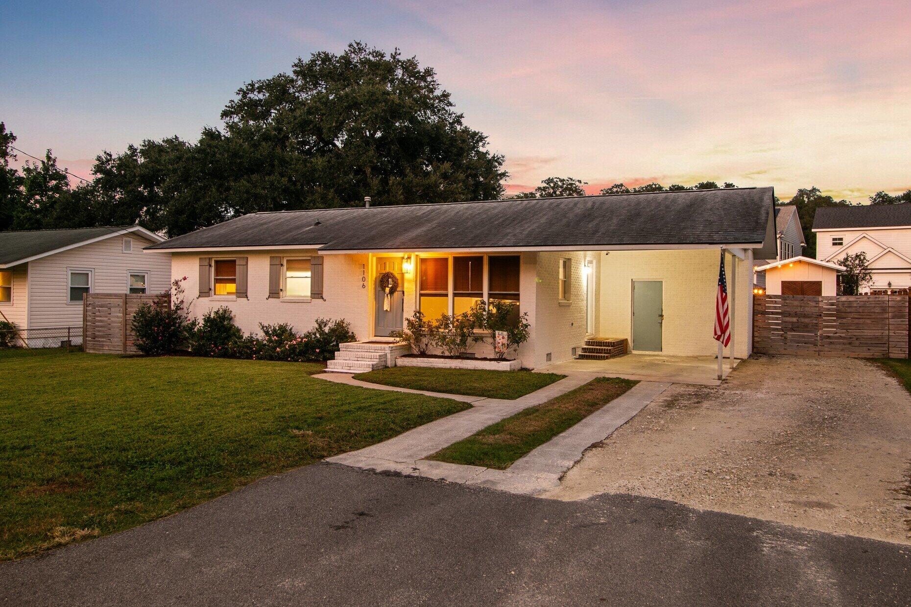 1106 San Juan Avenue