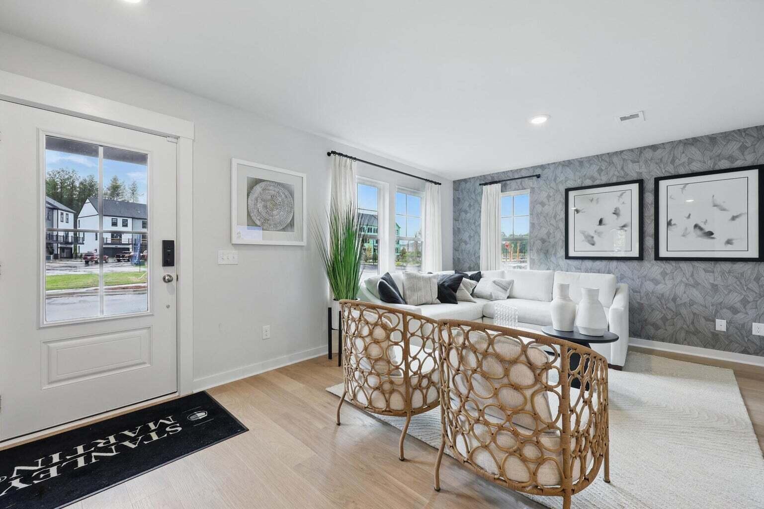 206 Laurelhurst Lane