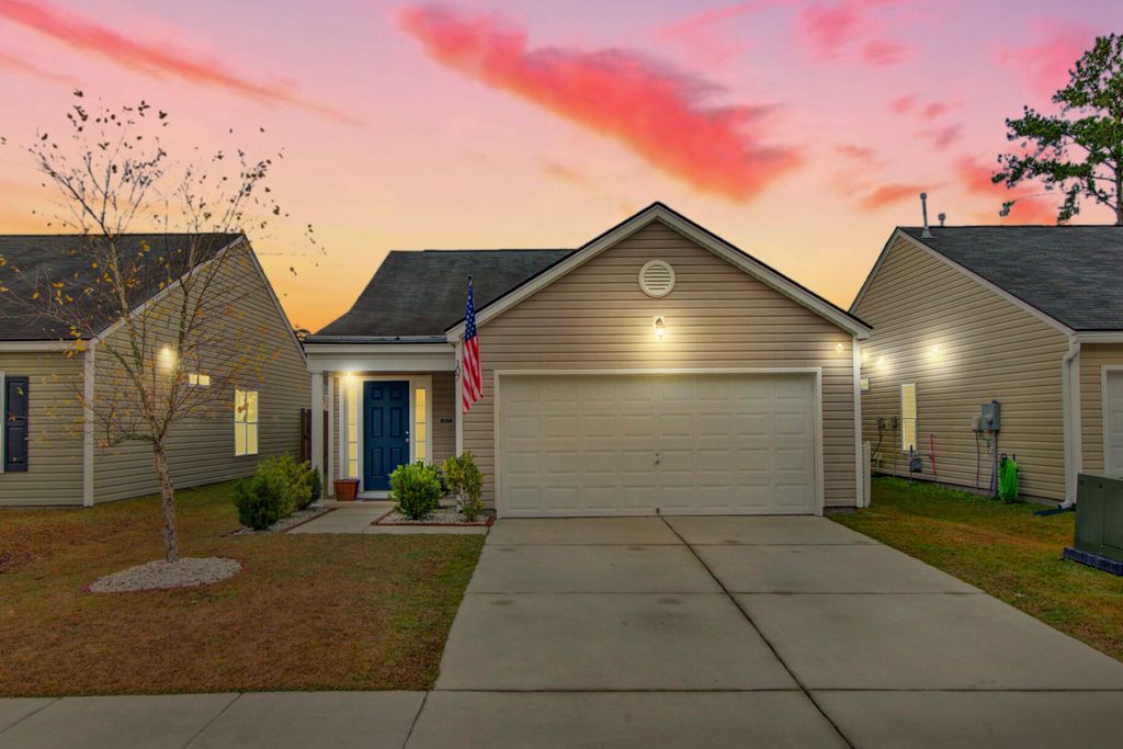 Photo of 107 Brittondale Road, Summerville, SC 29485 (MLS # 25032120)