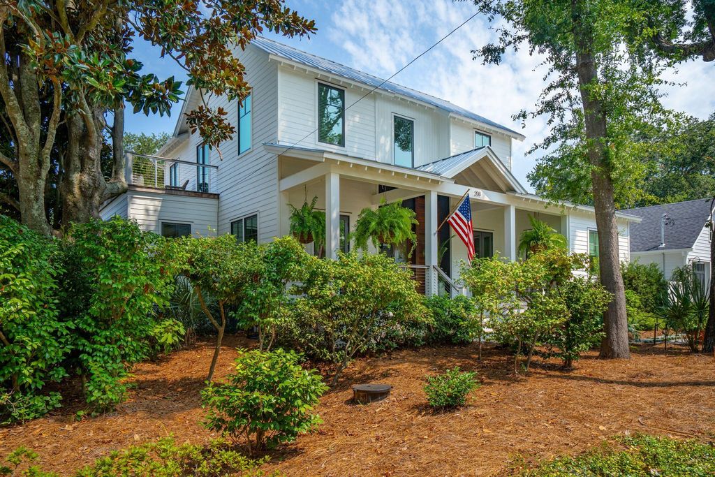 Photo of 208 Mccormick Street, Mount Pleasant, SC 29464 (MLS # 26003653)