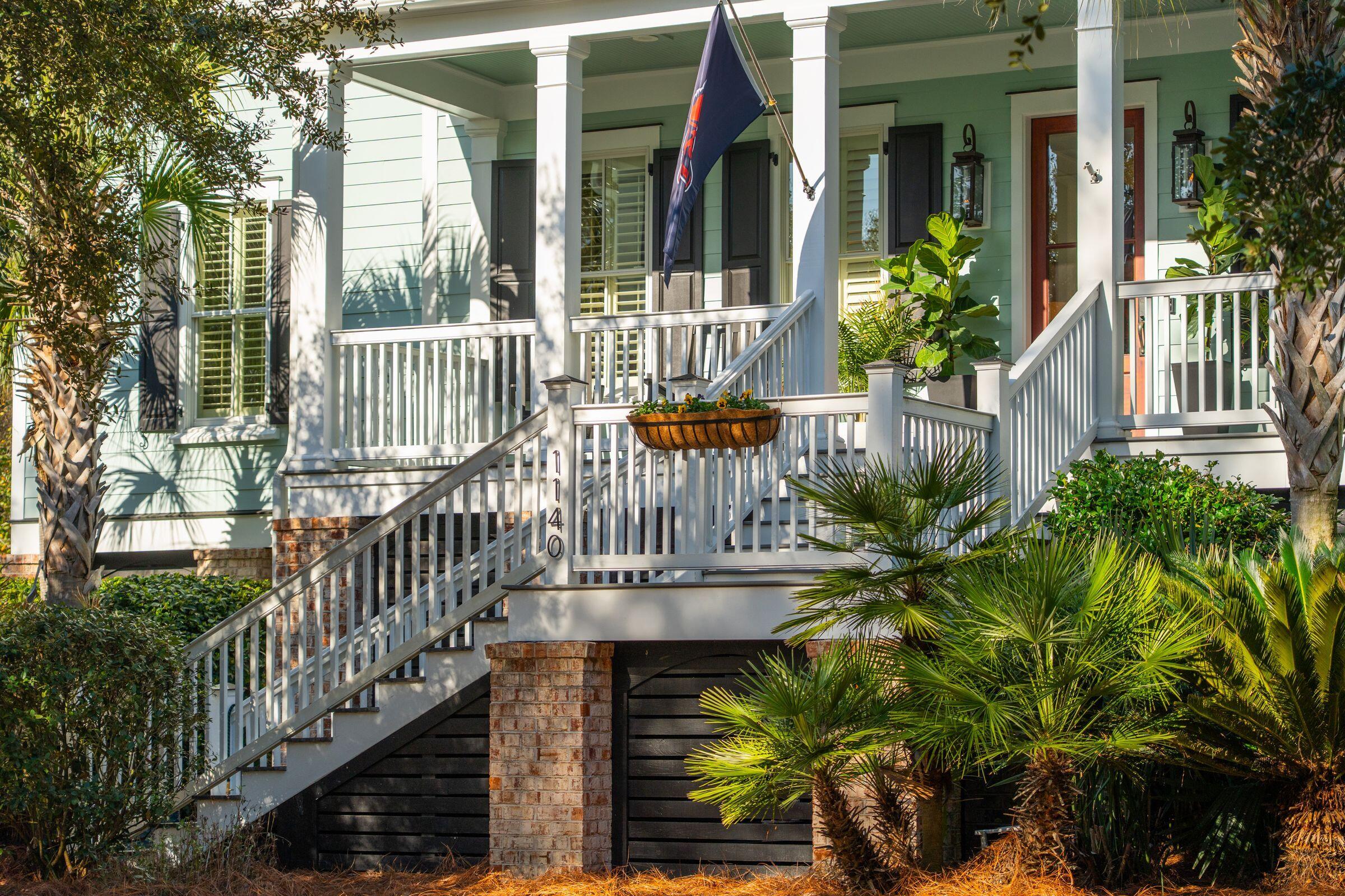 1140 Oak Overhang Street