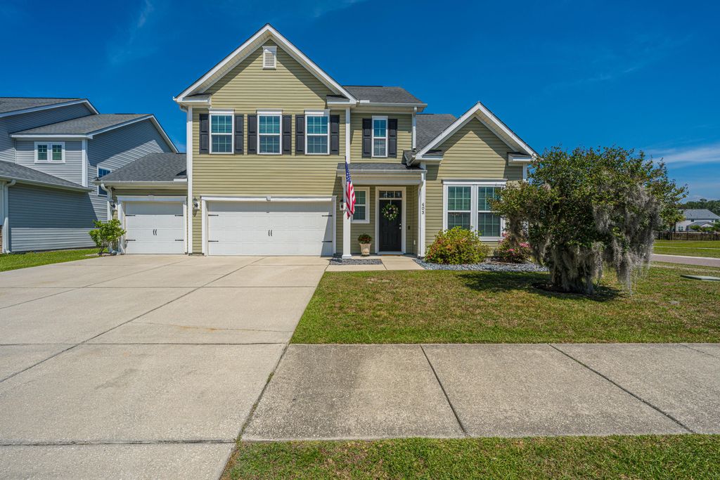 Photo of 403 Spectrum Road, Summerville, SC 29486 (MLS # 26010678)