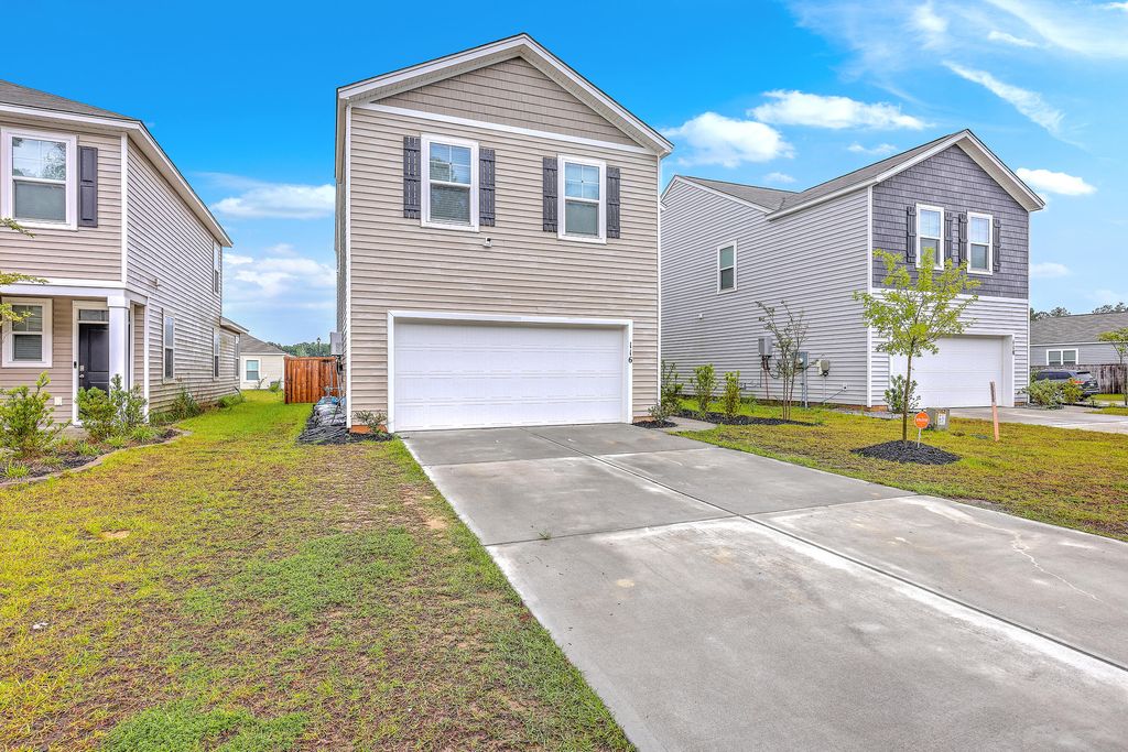 Photo of 116 Sunray Lane, Summerville, SC 29486 (MLS # 25019777)
