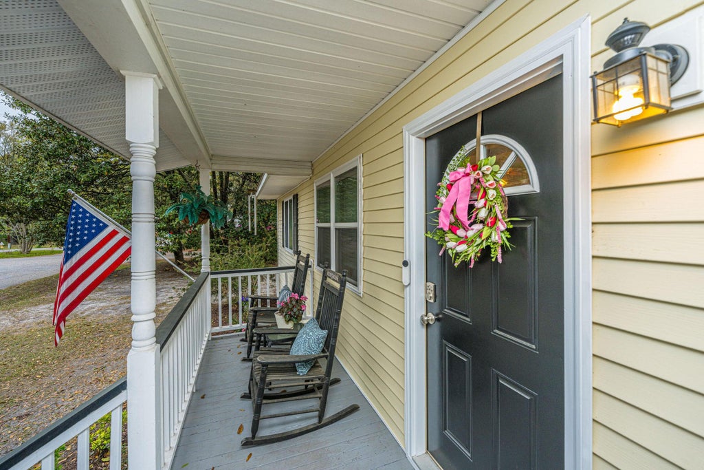 Photo of 1240 Camellia Road, Charleston, SC 29407 (MLS # 26025832)