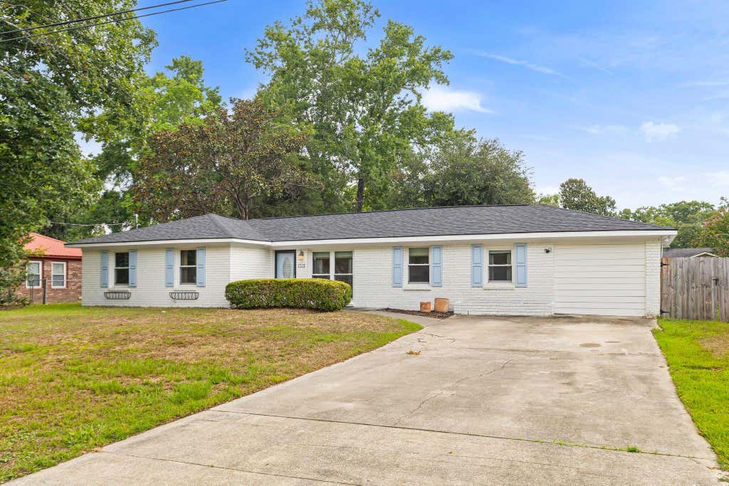 Photo of 2482 Flamingo Drive, Charleston, SC 29414 (MLS # 26020517)
