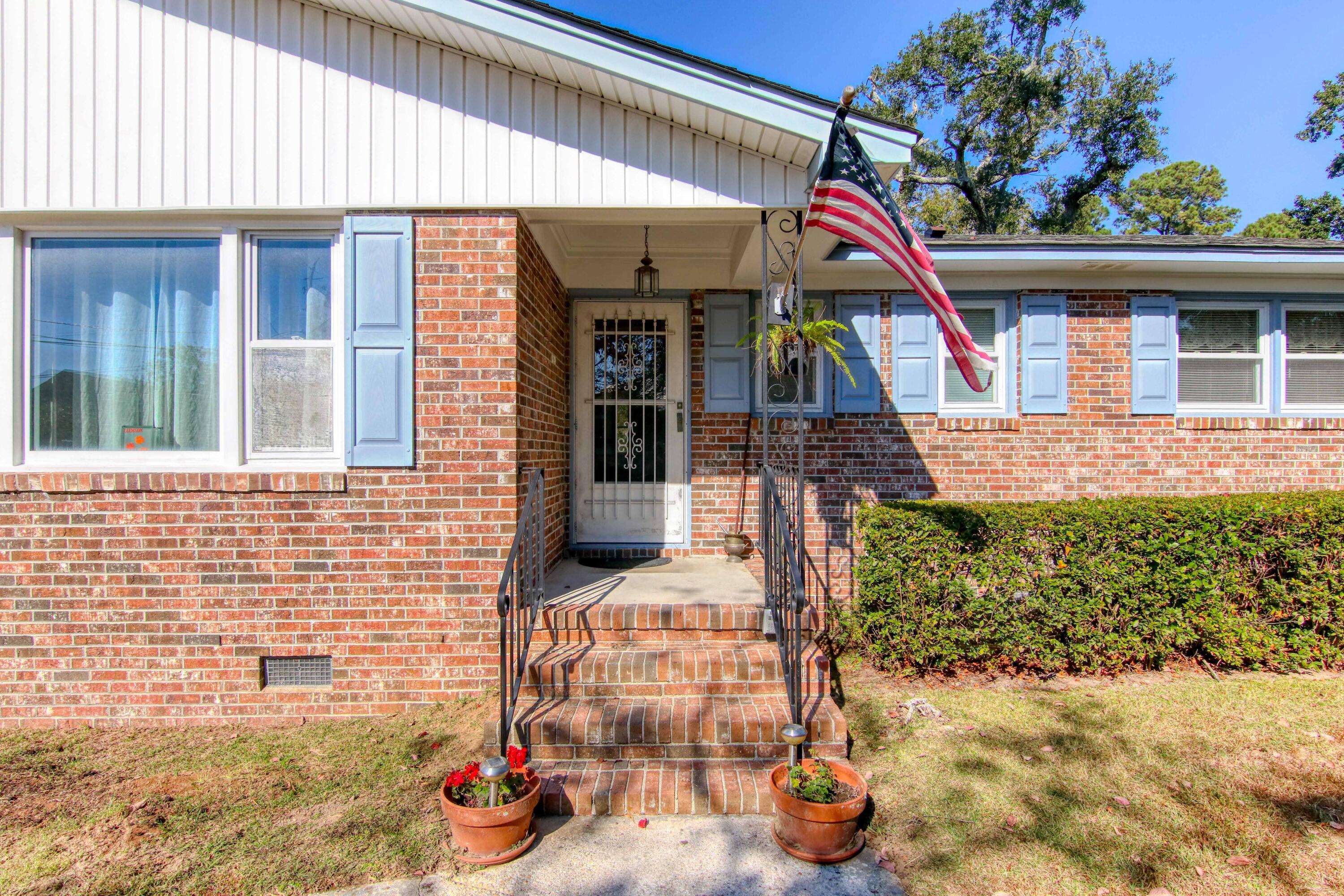 View Charleston, SC 29412 property