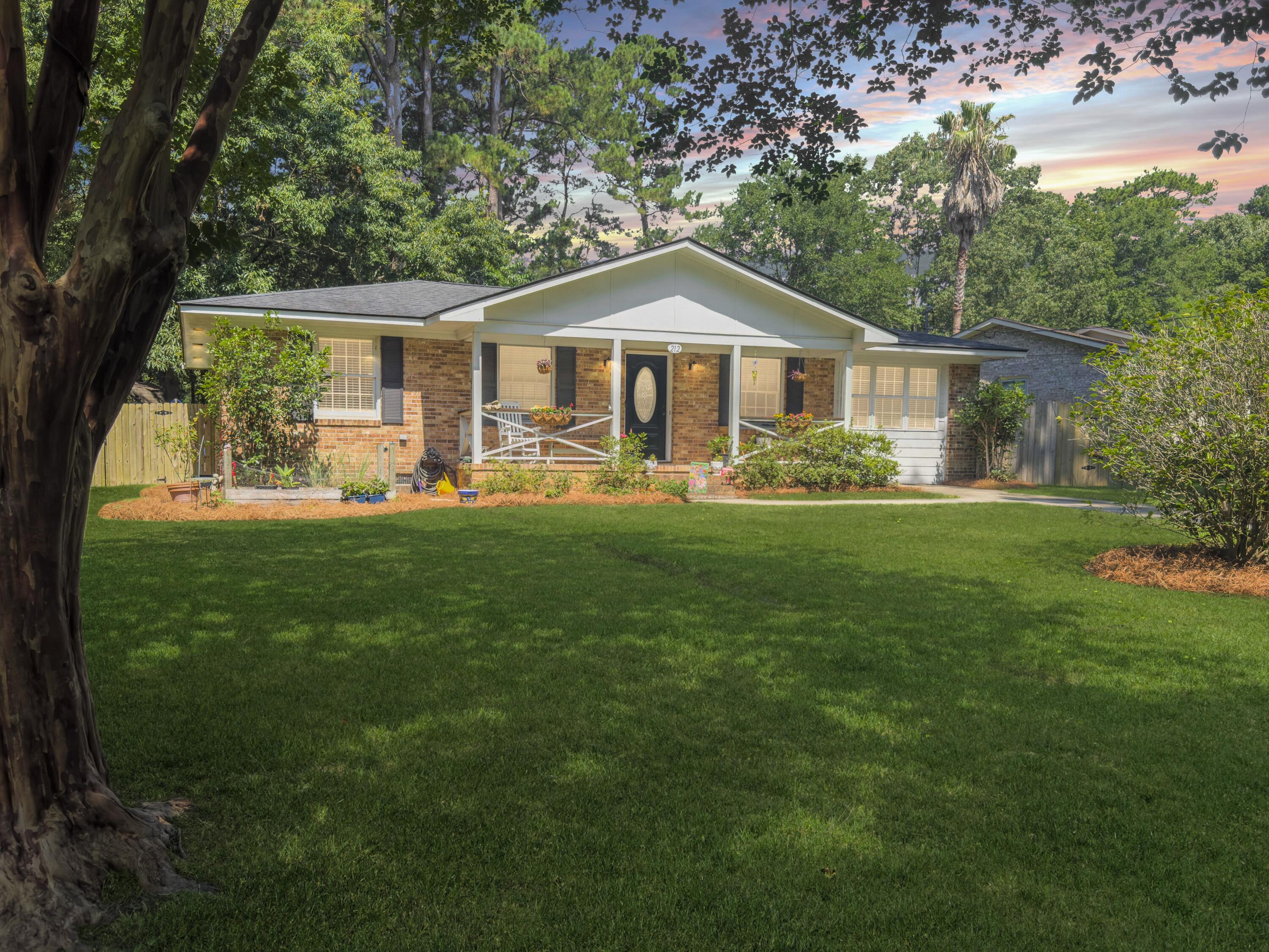 212 Forest Circle