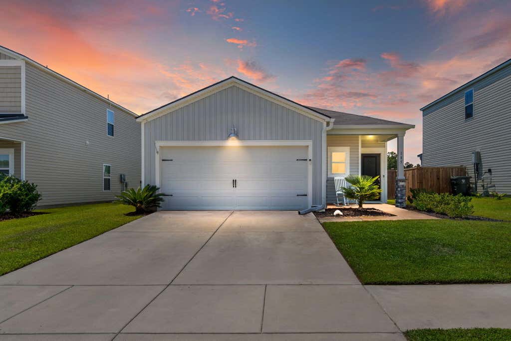 Photo of 185 Lucky Day Drive, Summerville, SC 29486 (MLS # 26023943)