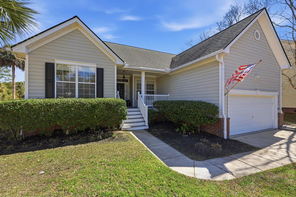 Photo of 2384 Bergeron Way, Mount Pleasant, SC 29466 (MLS # 26005870)