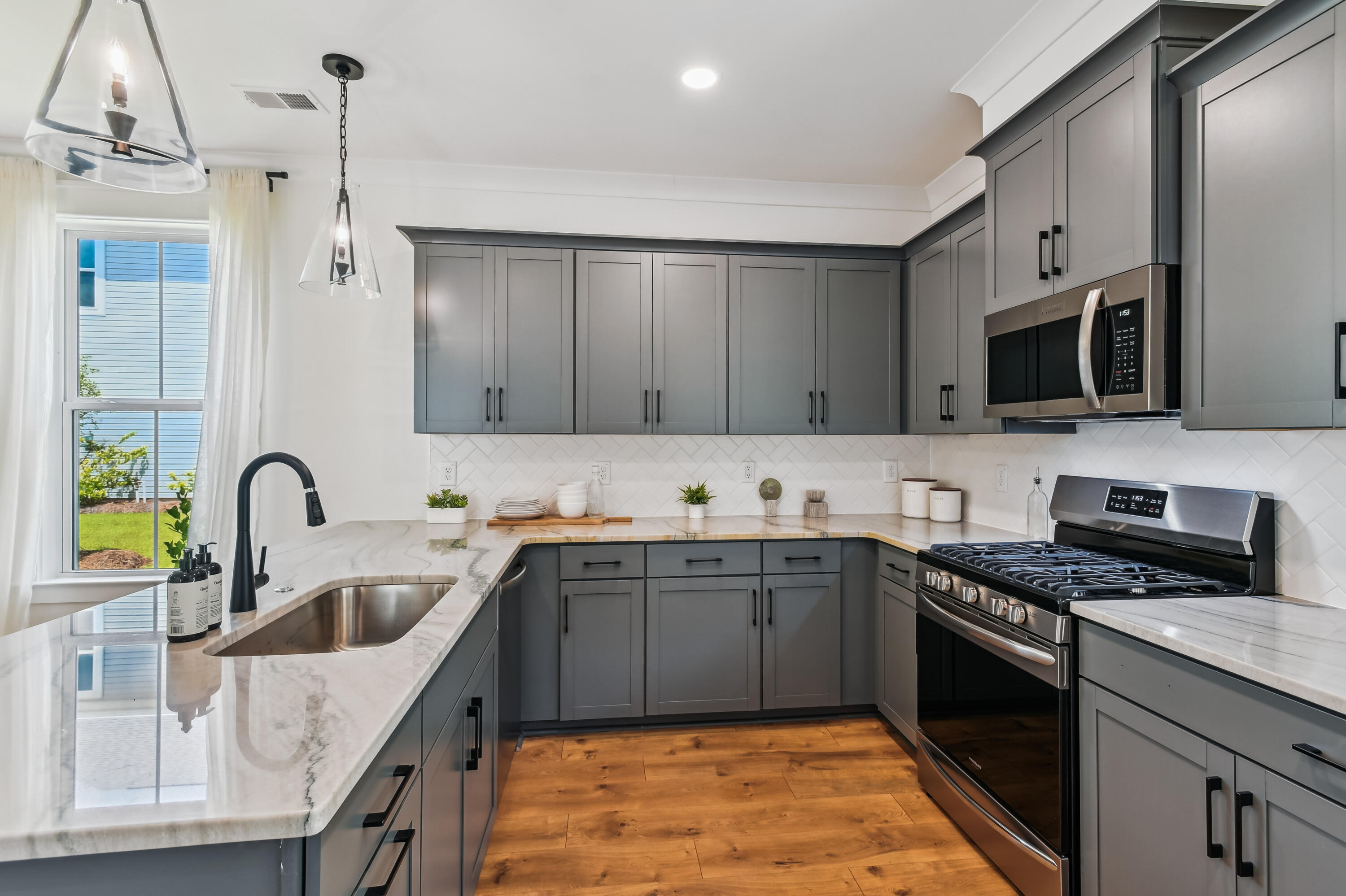 3806 Grateful Road