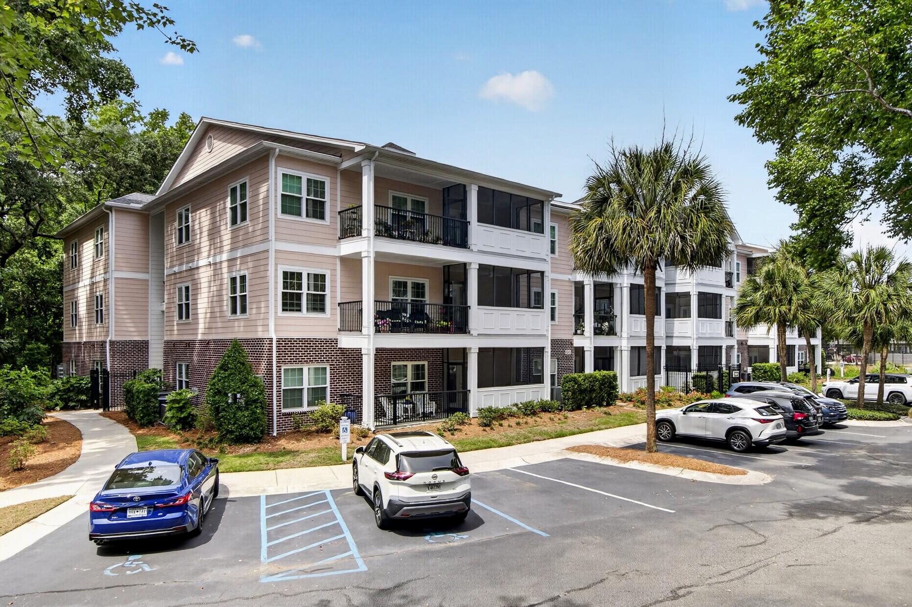 1025 Riverland Woods Place Apt 220
