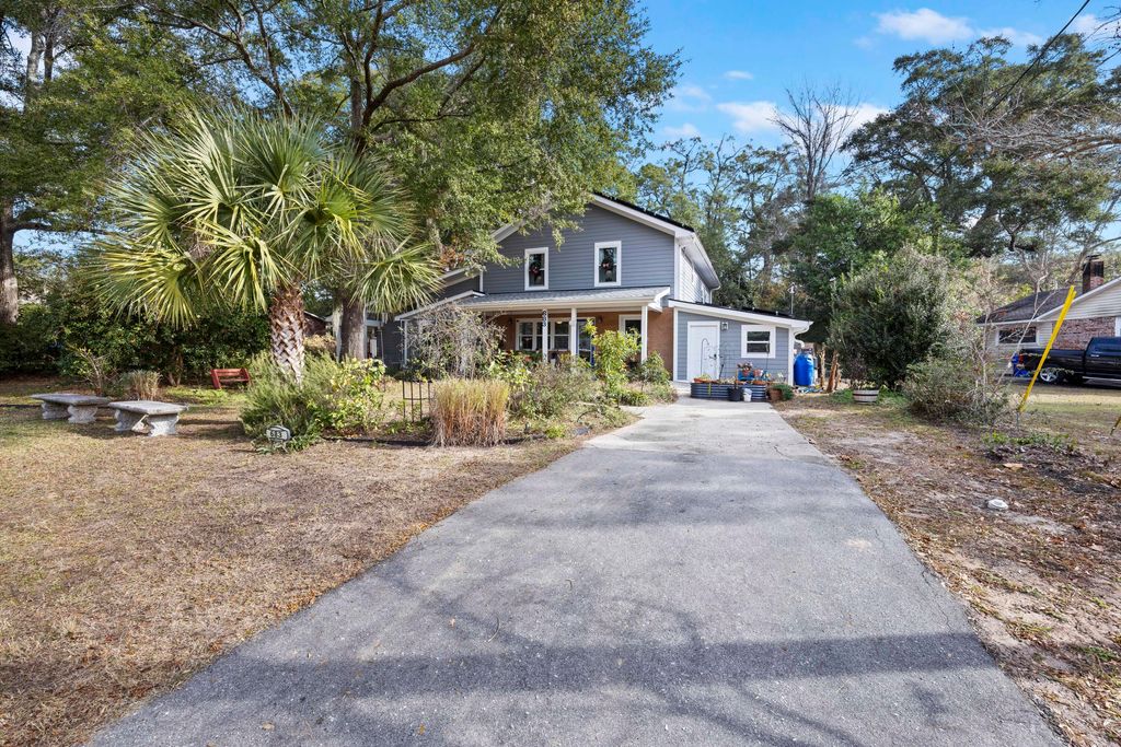 Photo of 683 Edmonds Drive, Charleston, SC 29412 (MLS # 25032773)