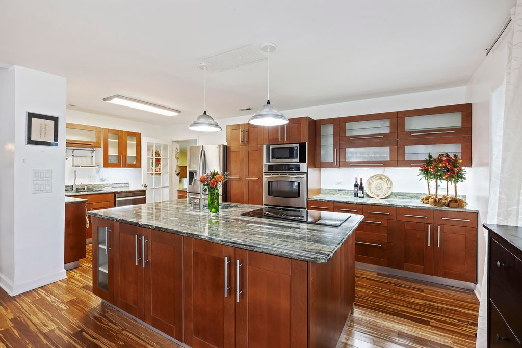 Photo of 683 Edmonds Drive, Charleston, SC 29412 (MLS # 25032773)