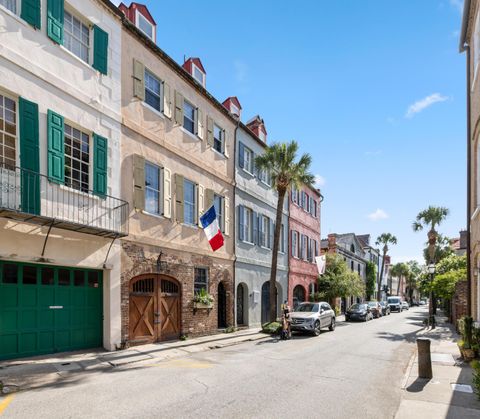 Photo of 26 Queen Street, Charleston, SC 29401 (MLS # 25023995) Photo of 26 Queen Street, Charleston, SC 29401 (MLS # 25023995)