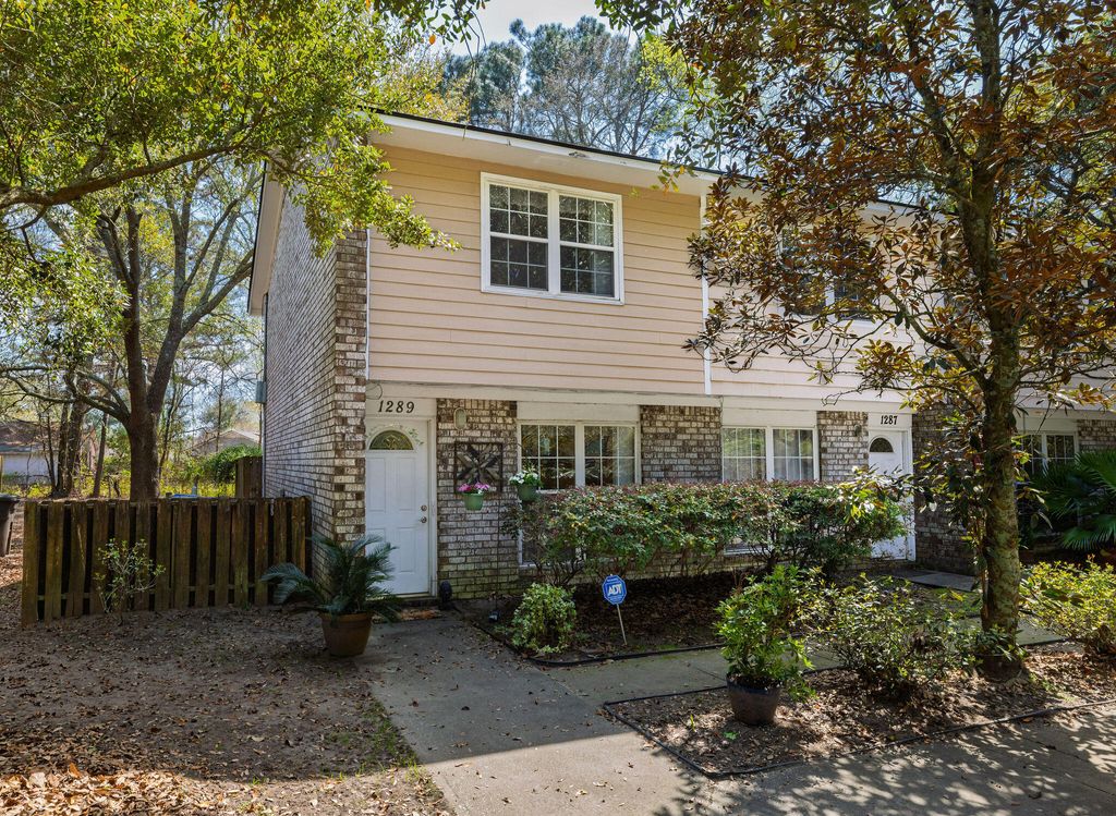 Photo of 1289 Mathis Ferry Road, Mount Pleasant, SC 29464 (MLS # 26006991)