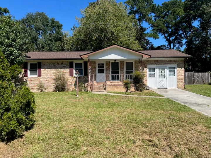Photo 1 of 43 — 105 Wren Court, Summerville, SC 29485