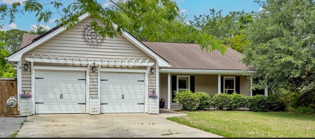 Photo of 1474 Hidden Bridge Drive, Mount Pleasant, SC 29464 (MLS # 26014053)
