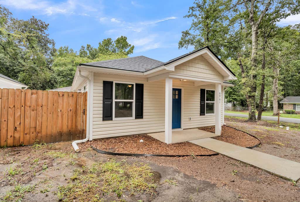 Photo of 6961 Raymond Avenue, North Charleston, SC 29406 (MLS # 26022895)