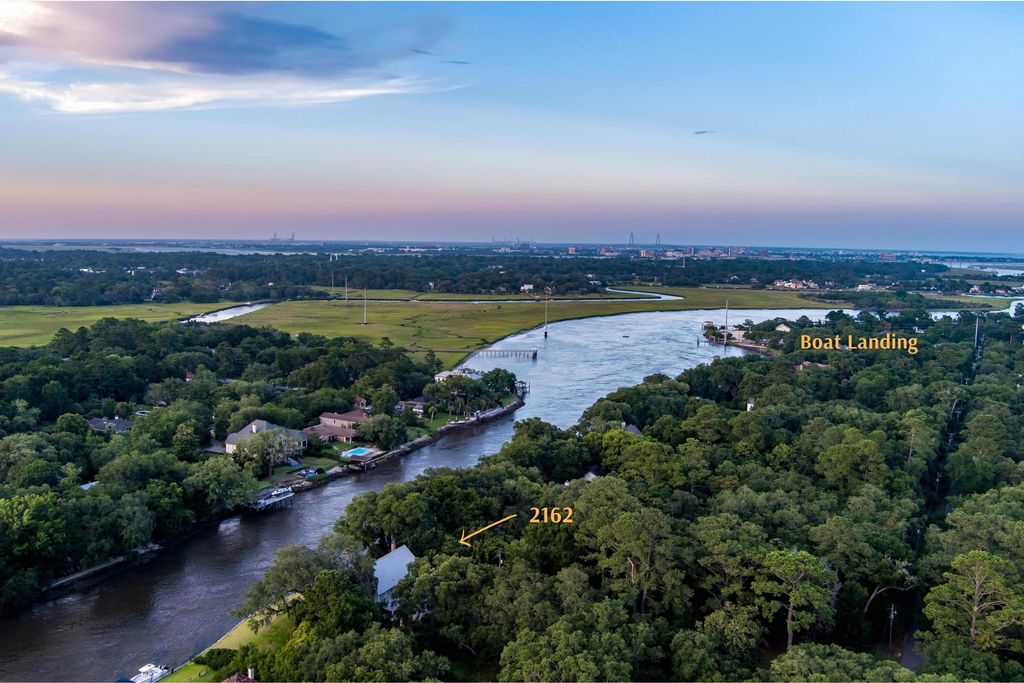 Photo of 2162 Wappoo Hall Road, Charleston, SC 29412 (MLS # 26009641)