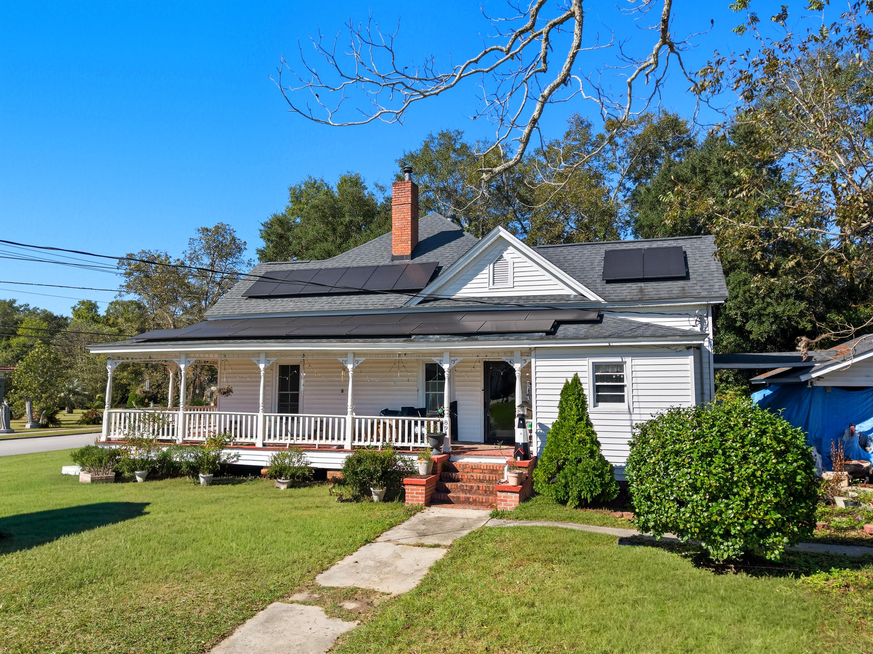 894 W 7th Street