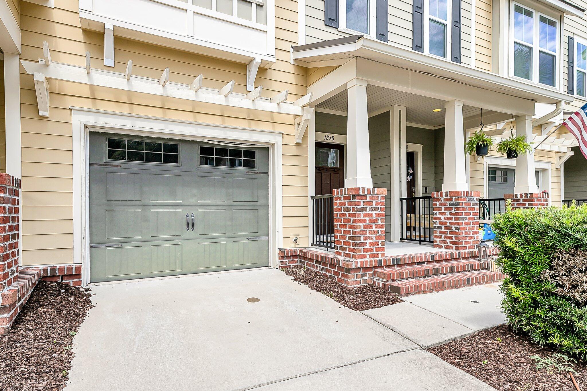 1258 Dingle Road