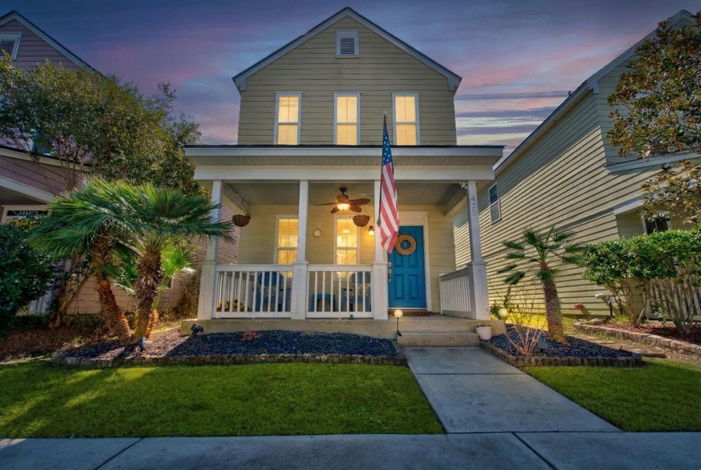 Photo of 425 Verbena Avenue, Summerville, SC 29483 (MLS # 26004433)