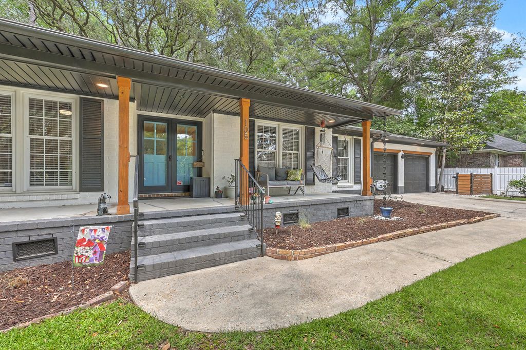 Photo of 105 Bob White Lane, Summerville, SC 29485 (MLS # 26012847)