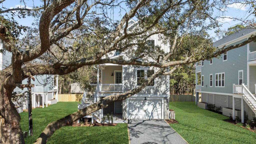 Photo of 1360 Lucinda Street, Mount Pleasant, SC 29466 (MLS # 26002520)