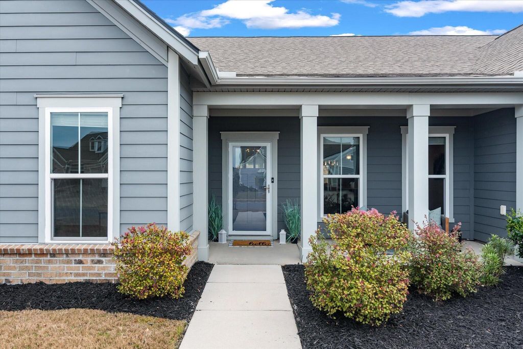 Photo of 119 Ivy Terrace Road, Summerville, SC 29486 (MLS # 26008538)