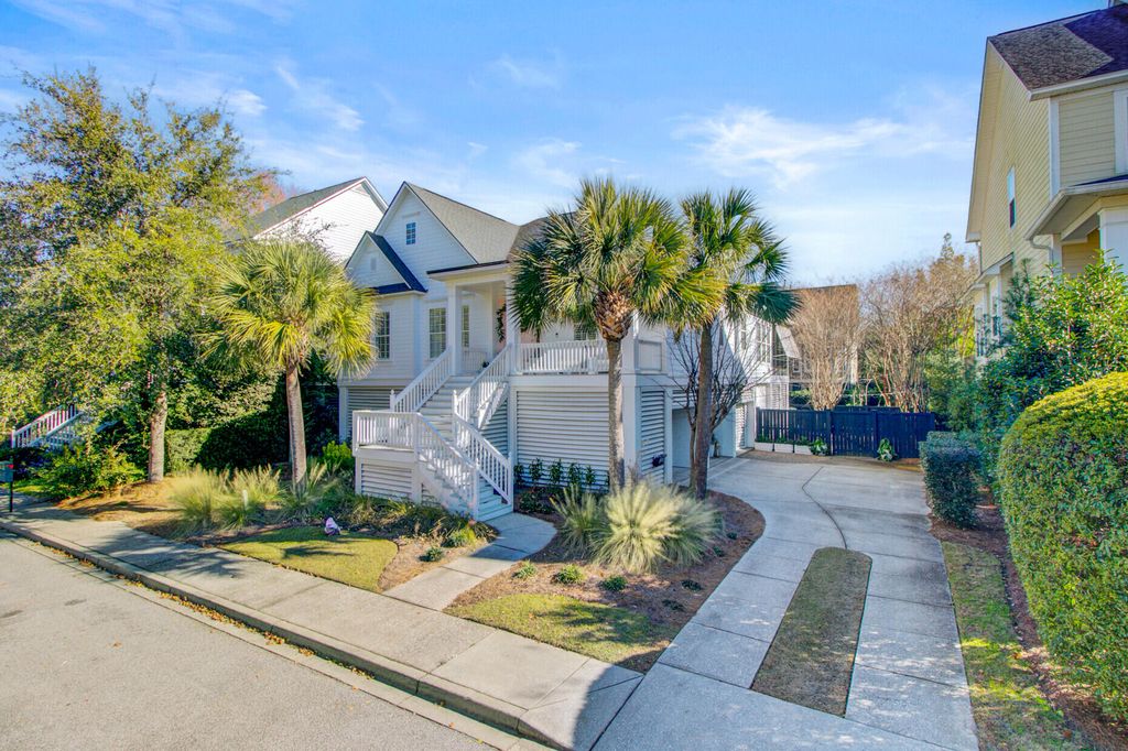 Photo of 704 Netherton Court, Daniel Island, SC 29492 (MLS # 25032612)