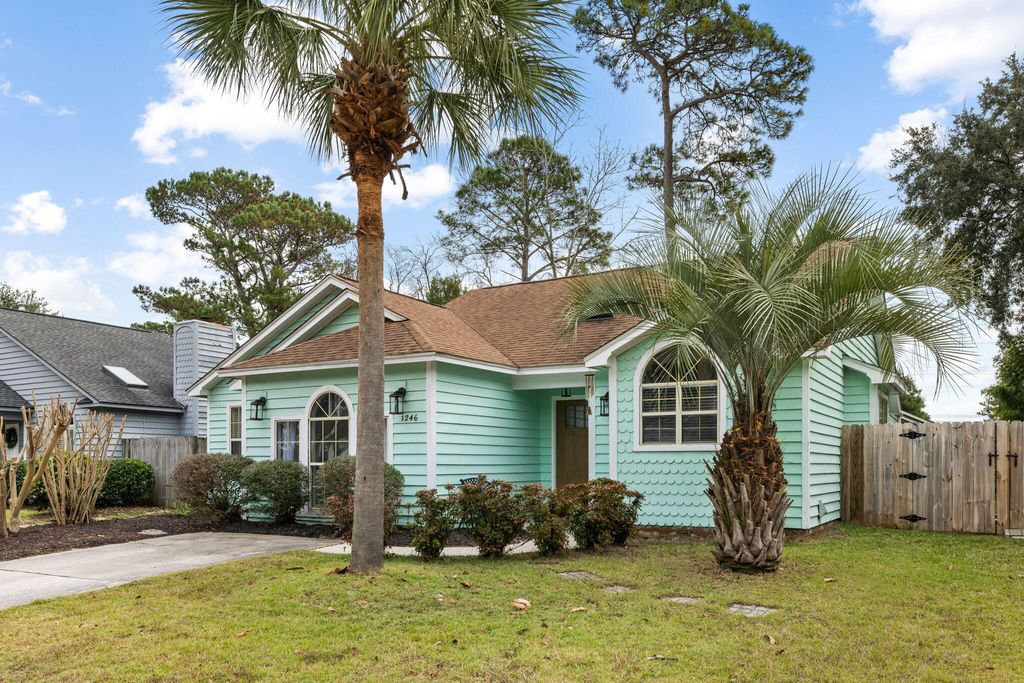 Photo of 1246 Llewellyn Road, Mount Pleasant, SC 29464 (MLS # 25031821)