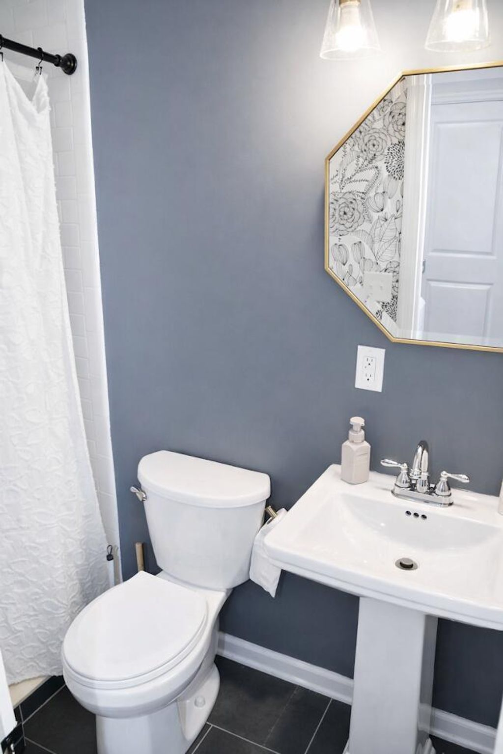 Photo of 115 Woodlawn St, Walterboro, SC 29488 (MLS # 26012316)