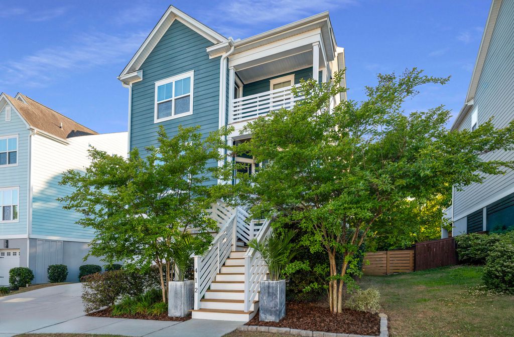 Photo of 412 Topsail Court, Charleston, SC 29492 (MLS # 26011698)