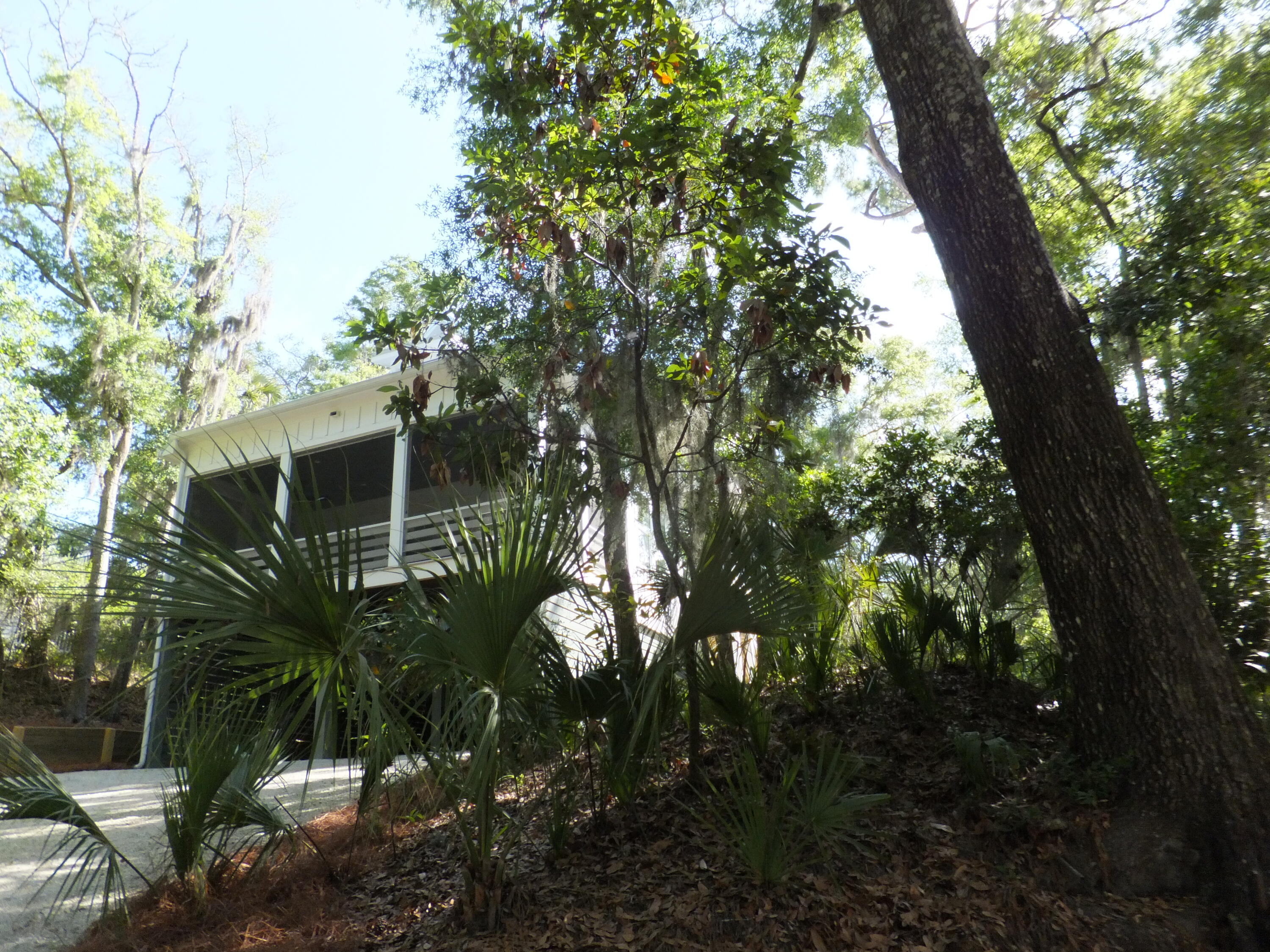 575 Pelican Court