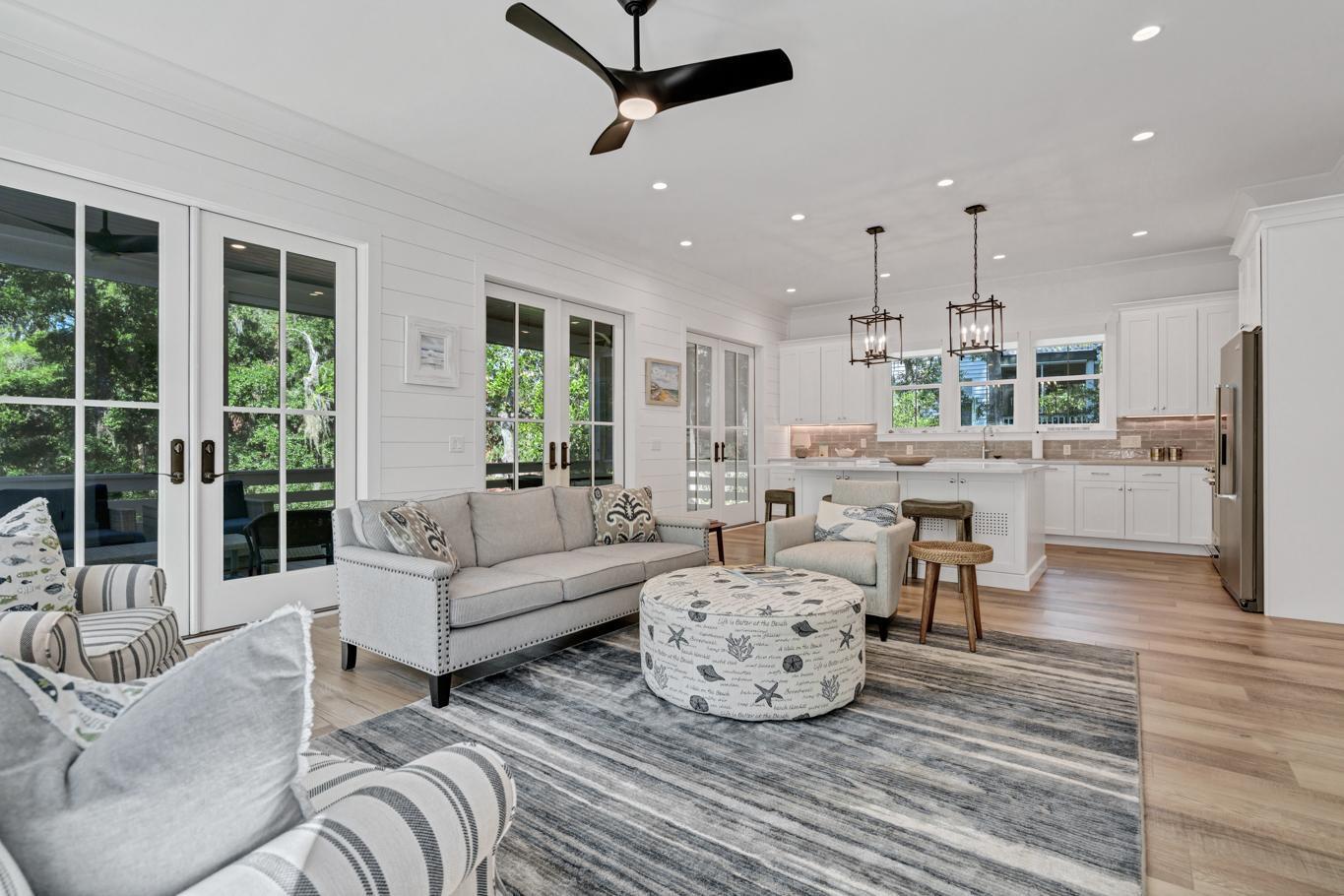 575 Pelican Court